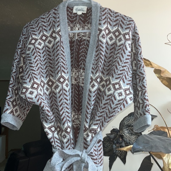 FOREVER21 SMALL SWEATER OBO NO FLAWS - Picture 3 of 4